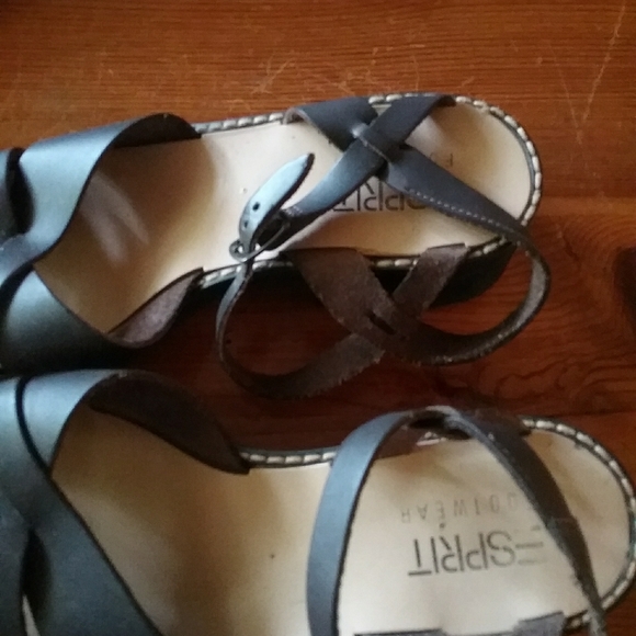 Sandals - Picture 3 of 6